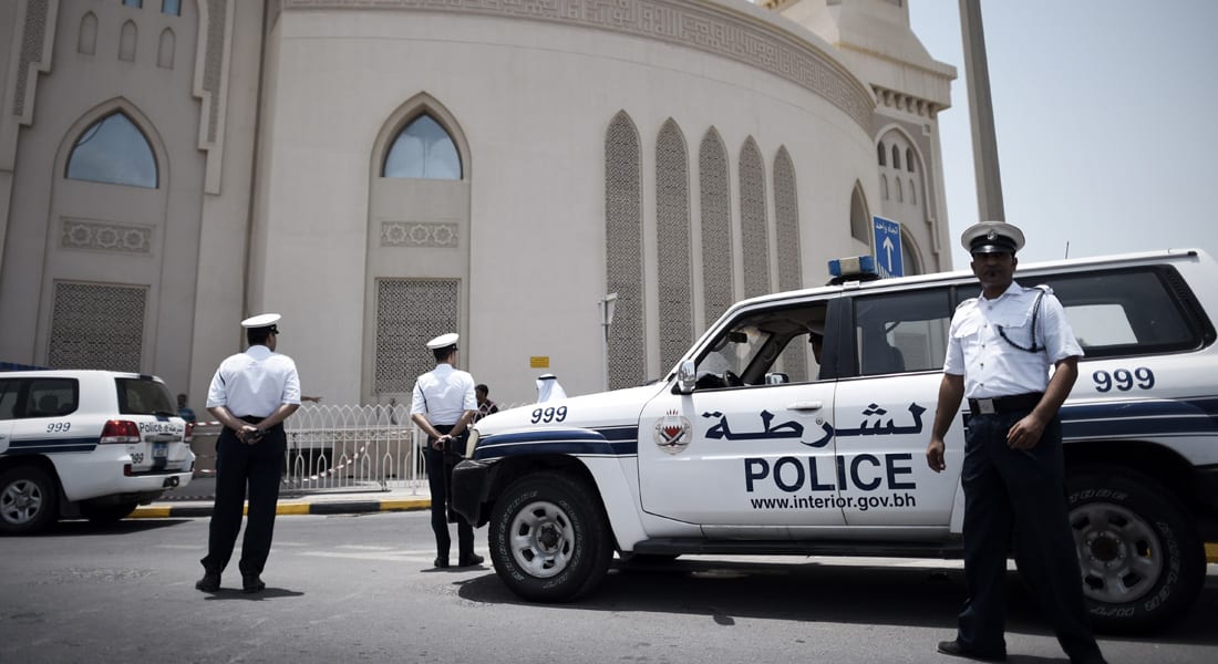 البحرين: اعتقال 4 أمريكيين بينهم فتاة بإحدى نقاط السيطرة الأمنية بمنطقة سترة