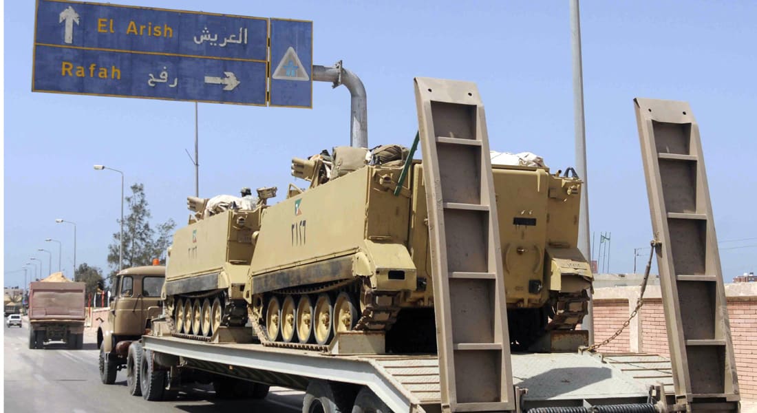 الداخلية المصرية تعلن مقتل 13 من عناصرها في سيناء.. و"داعش" يتبنى الهجوم 