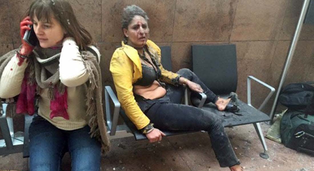 بعد انتشار صورتها ضمن ضحايا تفجيرات المطار ببروكسل.. من هي الفتاة بالسترة الصفراء؟