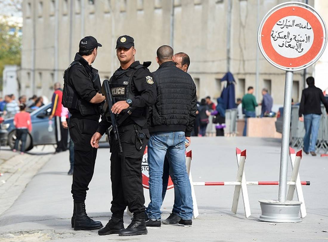 الحرس التونسي يوقف أربعة منقبات بتهمة "الانتماء إلى داعش ونشر الفكر المتطرّف"