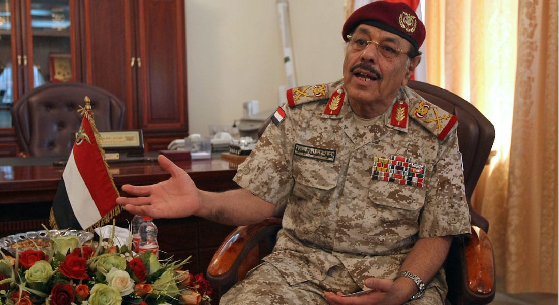 اليمن: هادي يقرر إقالة بحاح وتعيين علي محسن الأحمر نائبا للرئيس وأحمد بن دغر رئيسا للوزراء 