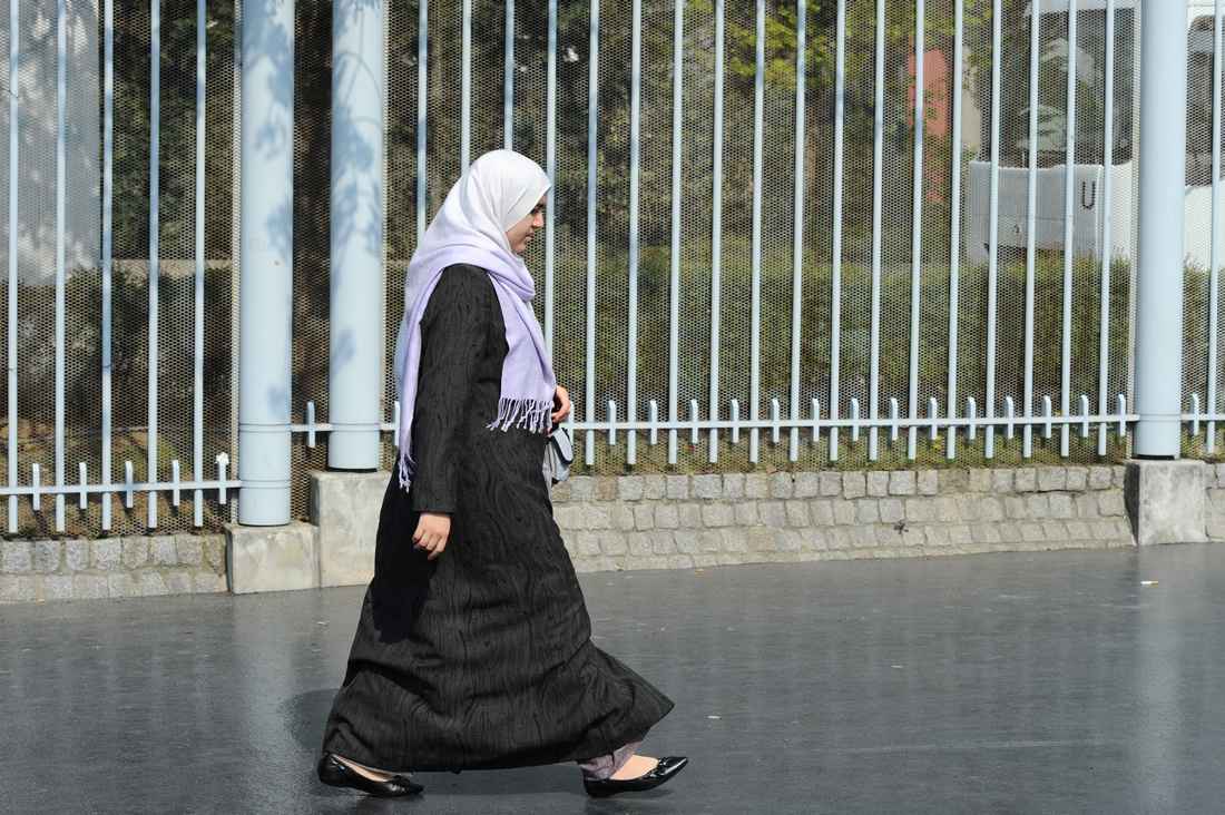 طالبات فرنسيات يدعون إلى "يوم الحجاب" احترامًا لحرية المرأة المسلمة