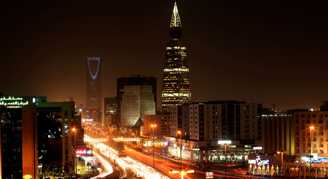 رؤية السعودية 2030 تجتاح تويتر.. ومغردون: راحت عبارة "احنا أغنى دولة عشان البترول"