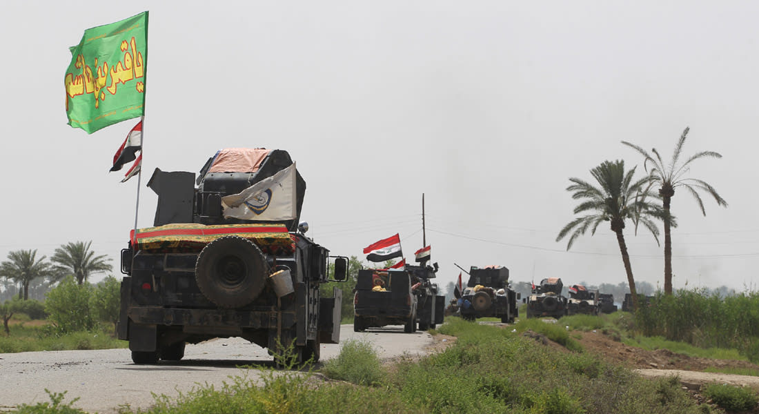 داعش يزعم ببيان منسوب قتل 30 من القوات العراقية شمال الفلوجة.. ومغردون: الجسور العائمة تصل المدينة