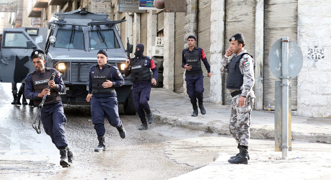 مصادر: هجوم مبنى المخابرات بالأردن نفذه شخص مسلح ببندقية اوتوماتيكية