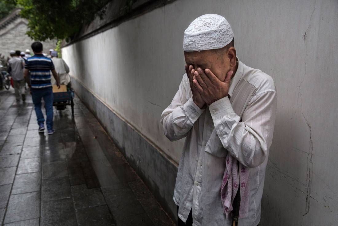 ناطق باسم الأويغور: السلطات الصينية تمنع مسلمين من الصوم وتلزم المطاعم بالعمل 