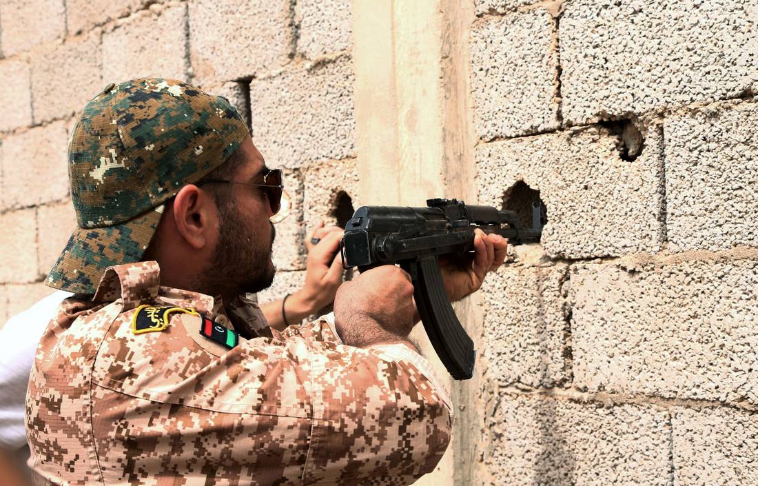 قوات الحكومة الليبية تعلن السيطرة على ميناء سرت والتوّغل أكثر داخل المدينة
