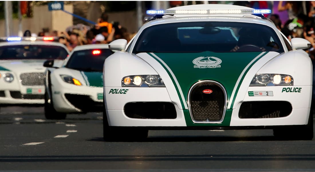 بسرعات وصلت إلى 300 كيلومتر في الساعة.. شرطة دبي تحجز 81 سيارة بسبب القيادة المتهورة بعد "مطاردات خطيرة"  