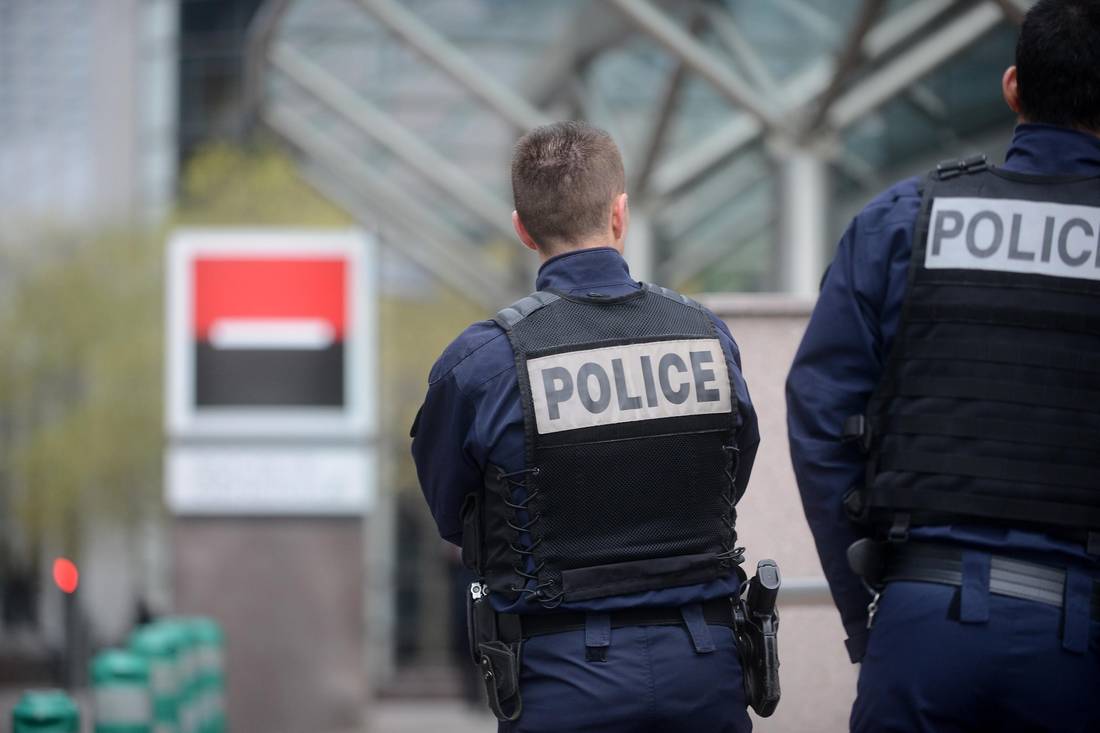 مقتل شرطي وزوجته في هجوم قاده مسلّح قرب منزلهما ضواحي باريس