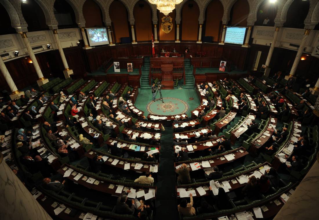 البرلمان التونسي يصادق على مشروع قانون ينزع العقارات من الأفراد لـ"المصلحة العامة"