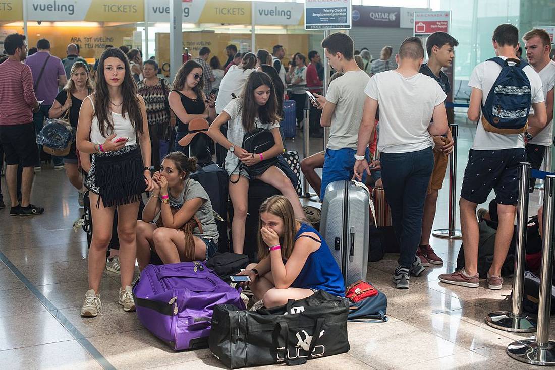 الجزائر تُلزم شركات الطيران بتعويض المسافرين في حال تأخر أو إلغاء رحلاتهم