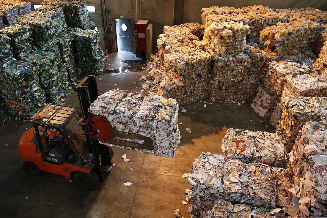 الداخلية ومهنيو الإسمنت: استيراد النفايات الإيطالية قانوني.. ولا وجود لأيّ ضرر