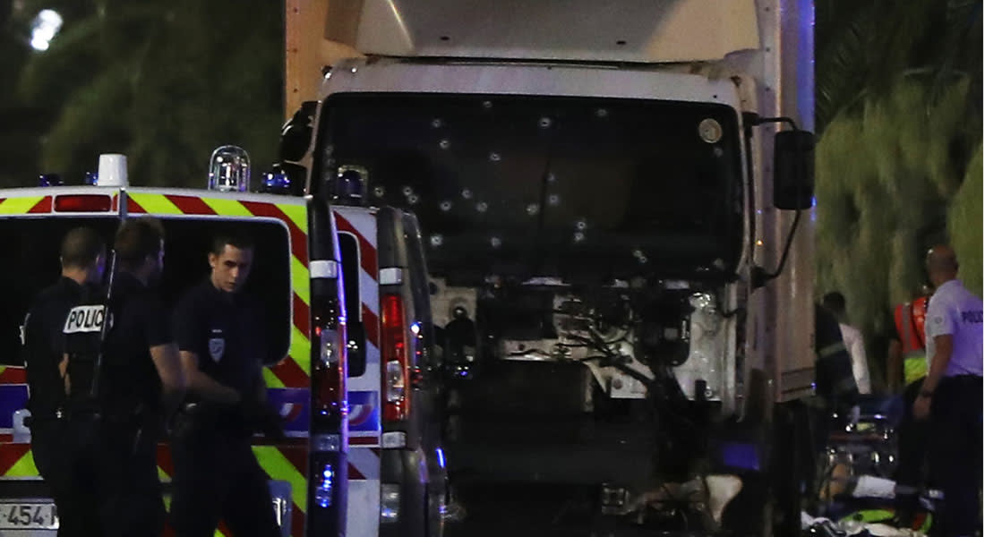 مصادر أمنية: العثور على هوية فرنسي- تونسي داخل شاحنة هجوم نيس 