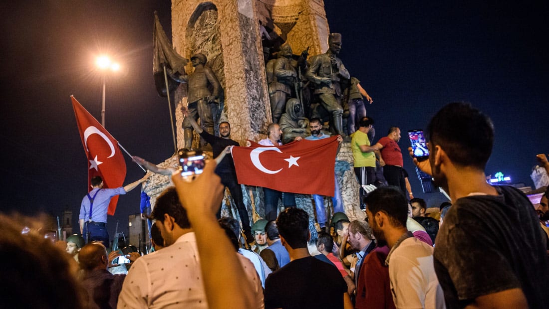 تويتر يشير إلى "تباطؤ متعمد" في الخدمة خلال محاولة الانقلاب العسكري في تركيا