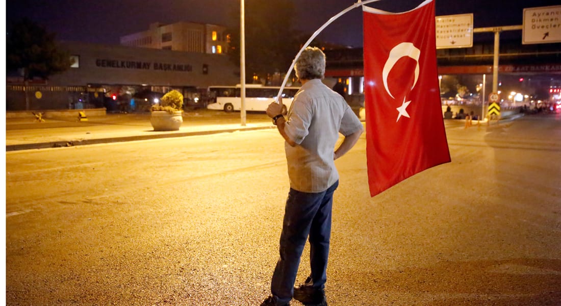 قائد حلف الناتو السابق يبين لـCNN: أربعة أمور أدت لفشل الانقلاب بتركيا