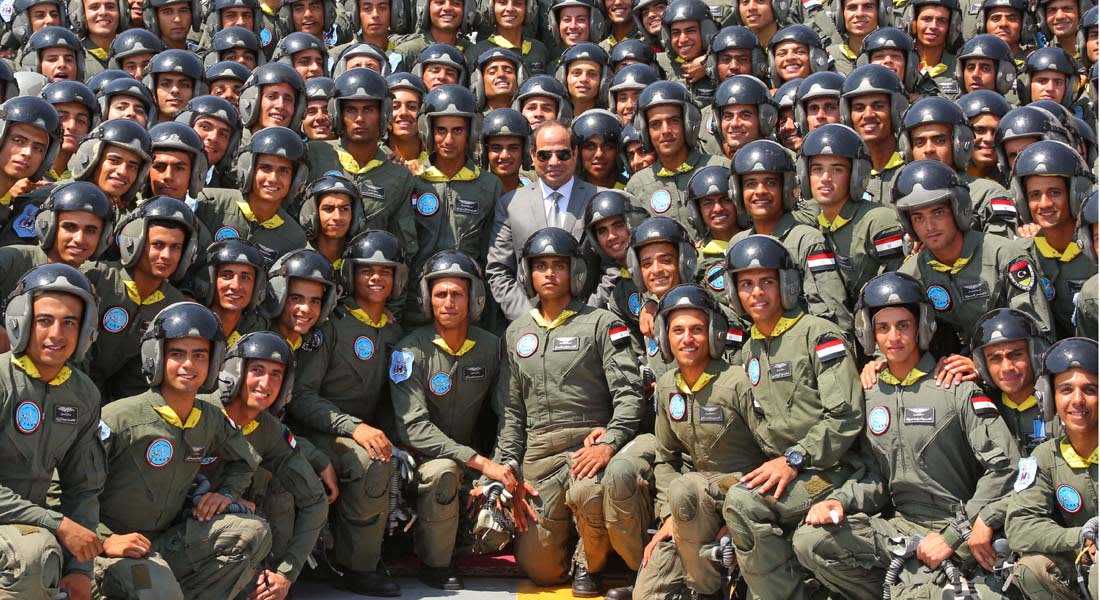 السيسي: الجيش المصري من الشعب.. "جيش بتاعه".. "جيش ليه" 