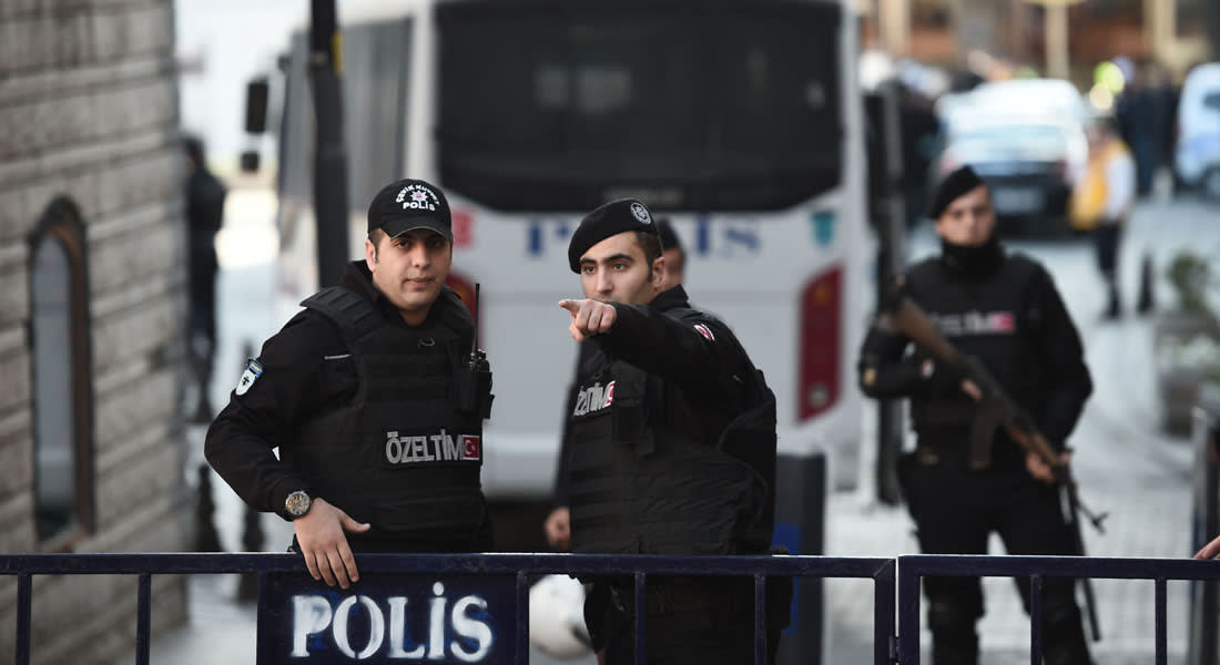 تقرير: مقتل 5 عناصر بالشرطة التركية بتفجير شرق البلاد