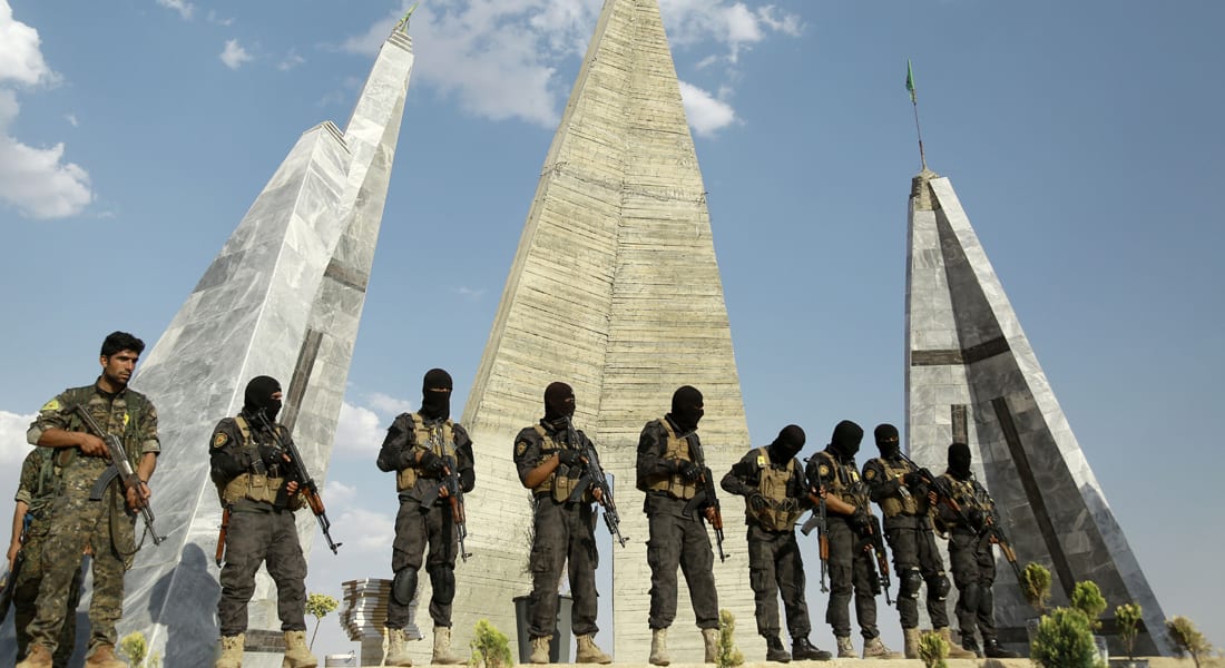 المرصد: قوات سوريا الديمقراطية تسيطر بالكامل على مدينة منبج وتدفع داعش للتراجع