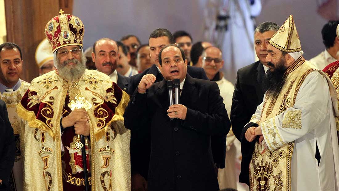 مصر: مجلس النواب يوافق نهائيا على مشروع قانون بناء الكنائس.. والبرلمان يهتف: "يحيا الهلال مع الصليب"