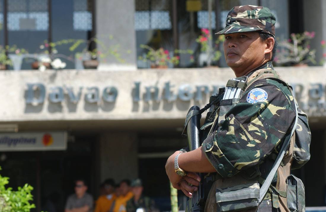 مصرع 12 شخصًا وجرح 60 آخرين في تفجير جنوب الفلبين