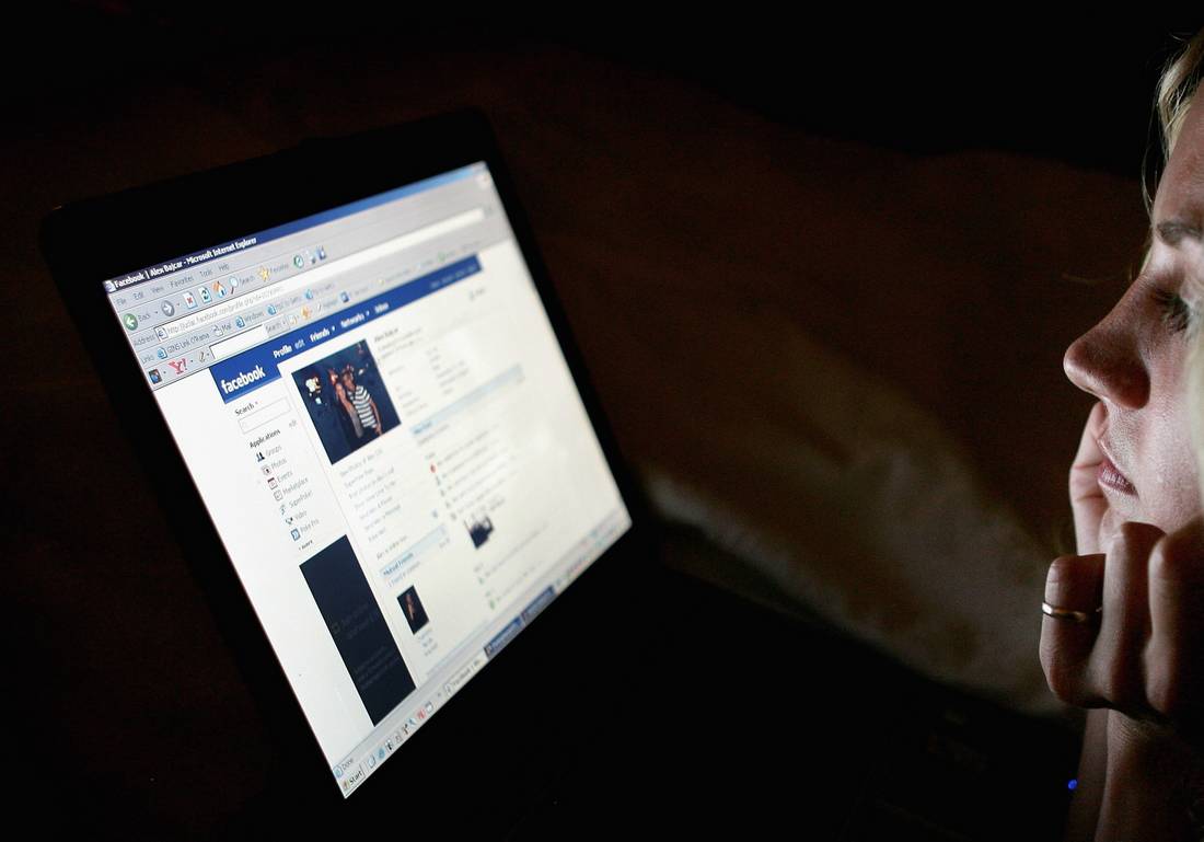 فتاة تقاضي فيسبوك بسبب عجزه عن منع تداول صورتها عارية