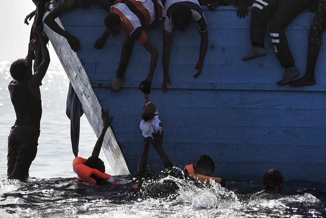 مصوّر فوتوغرافي: مأساة المهاجرين في البحر أفظع ممّا يقع في الحروب