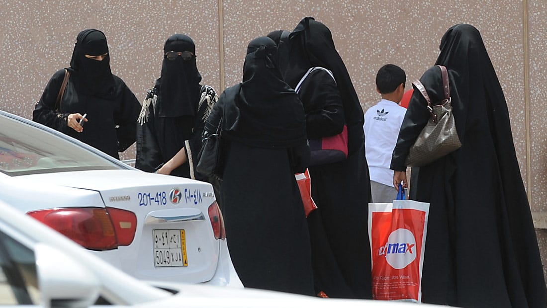ناصر الصرامي يكتب عن السعودية: من يقف خلف "إسقاط ولاية الرجل على المرأة"؟