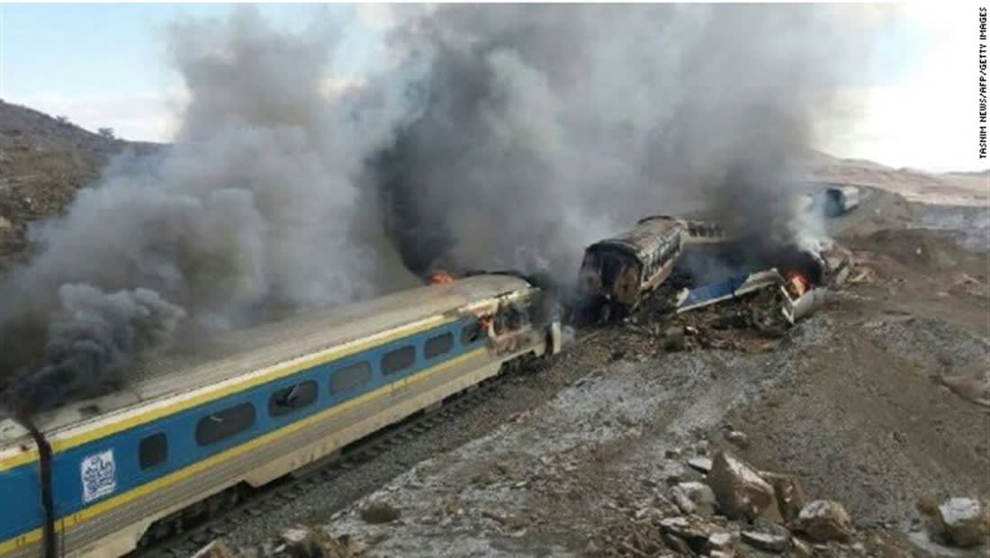 إيران: أكثر من 100 قتيل وجريح إثر اصطدام قطارين 
