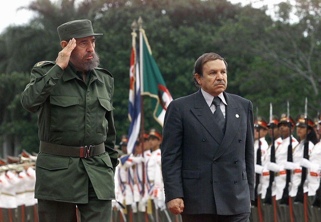 بوتفليقة يعلن الحداد ثمانية أيام إثر وفاة كاسترو: رحيله "خسارة كبرى" للجزائر