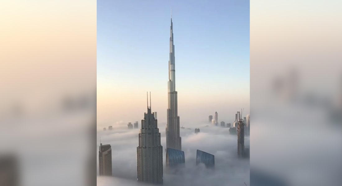 بالفيديو.. لقطات رائعة لولي عهد دبي من فوق الضباب