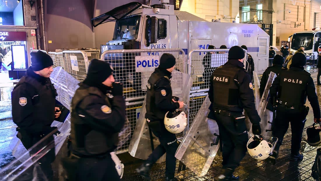 تركيا: اعتقال 12 شخصا على صلة بمنفذ اغتيال السفير الروسي