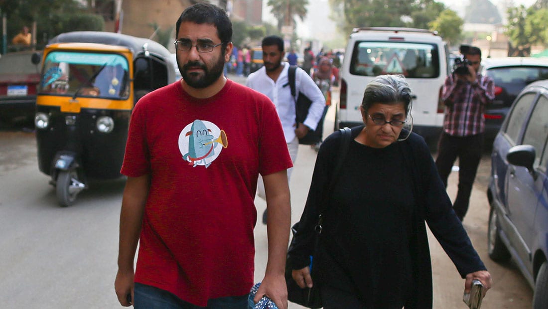 ليلى سويف لـCNN: علاء عبدالفتاح يدفع ثمن فشل ثورة 25 يناير.. وهذا ما سيفعله بعد خروجه من السجن  