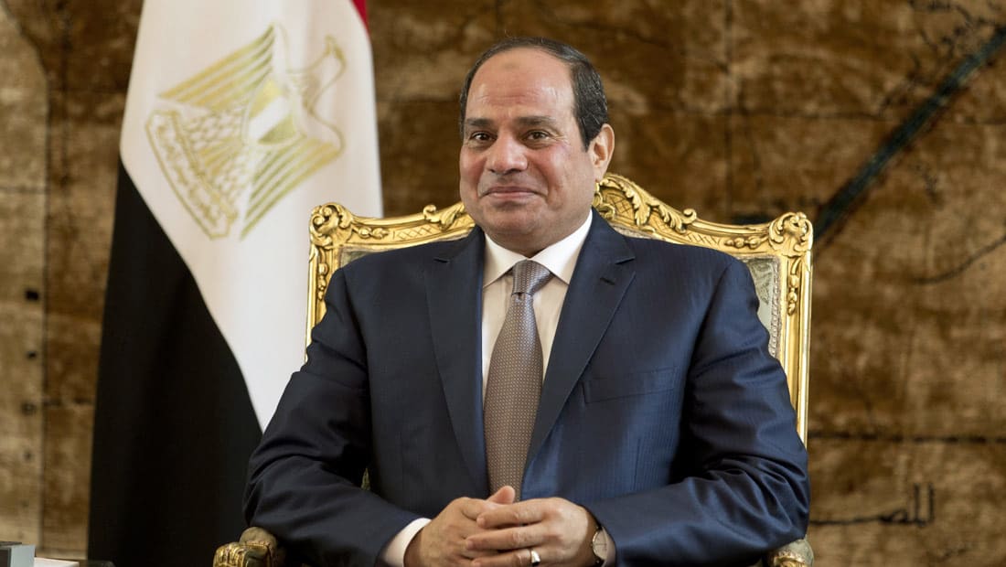 السيسي دعم مصر أمام غانا من أسوان برفقة وزير الشباب