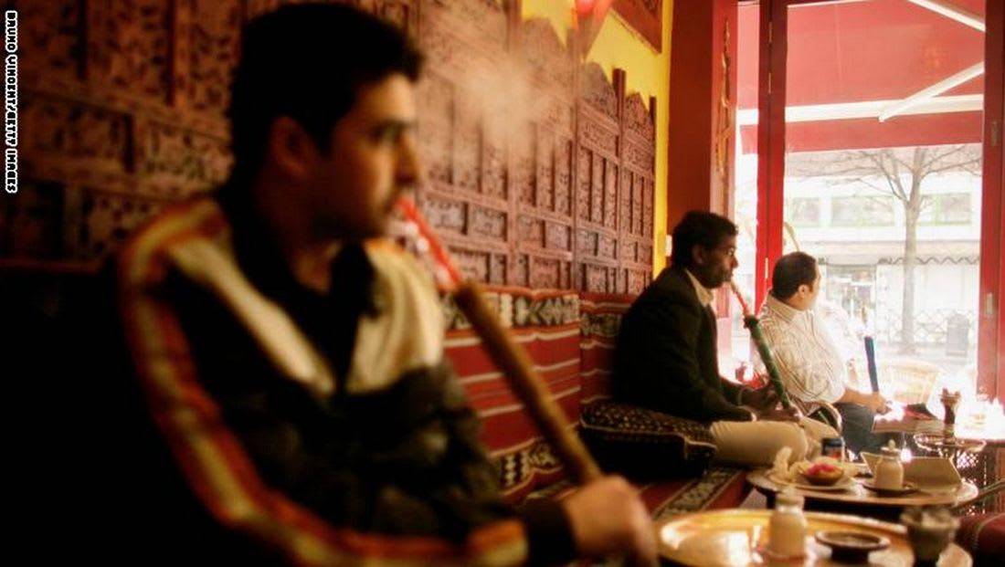 مدينة فاس المغربية تمنع الشيشة في المقاهي والمطاعم