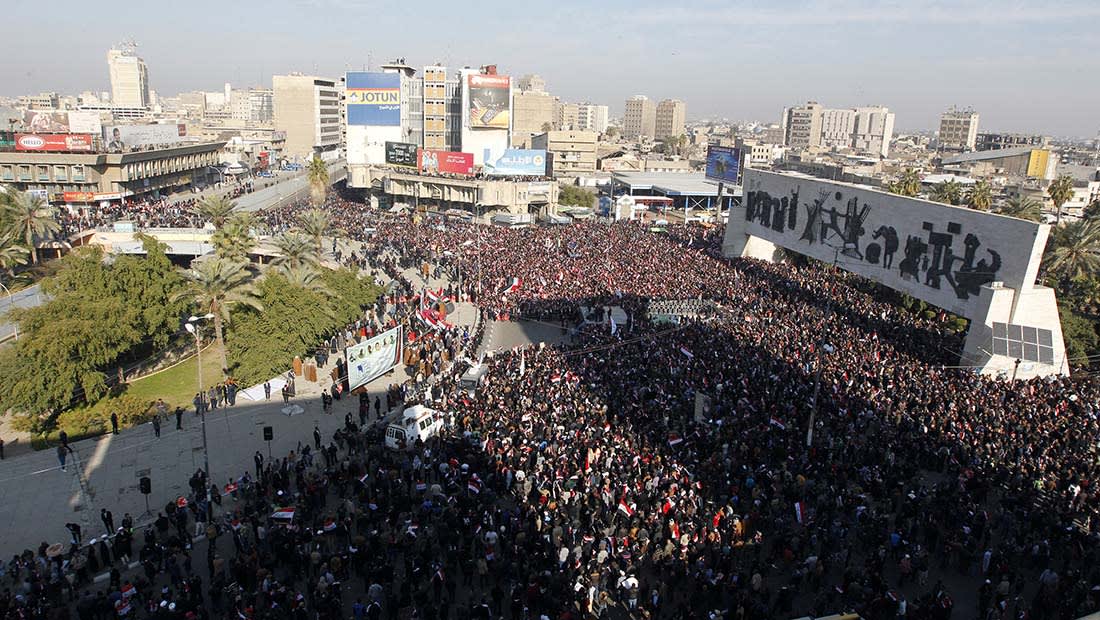 الصدر يتوعد بـ"رد أقوى للثوار" ويدعو المتظاهرين للانسحاب بعد الاشتباكات أمام المنطقة الخضراء