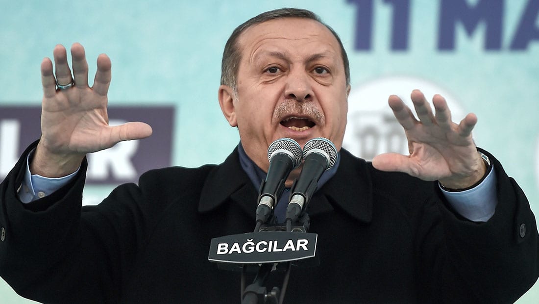 هولندا تمنع هبوط طائرة وزير خارجية تركيا.. وأردوغان: فاشيون وبقايا النازية 
