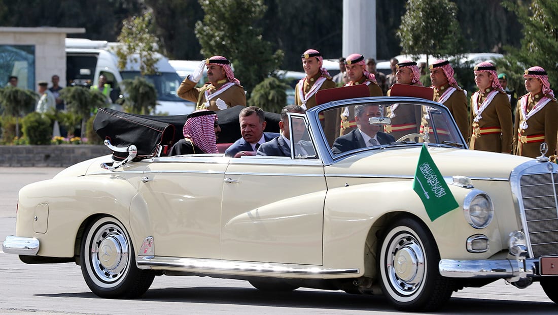 تداول صور "الاستقبال الشعبي المهيب" لملك السعودية بالأردن