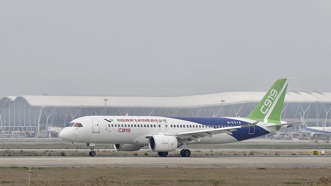 الصين تطلق أول طائرة نقل برحلة تجريبية وتتحدى مصنعي أمريكا وأوروبا