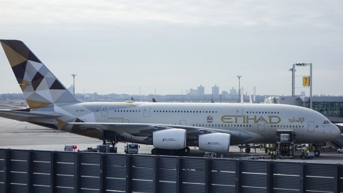 "طيران الإمارات" و "فلاي دبي" تنضمان لـ "طيران الاتحاد" في تعليق الرحلات من وإلى قطر