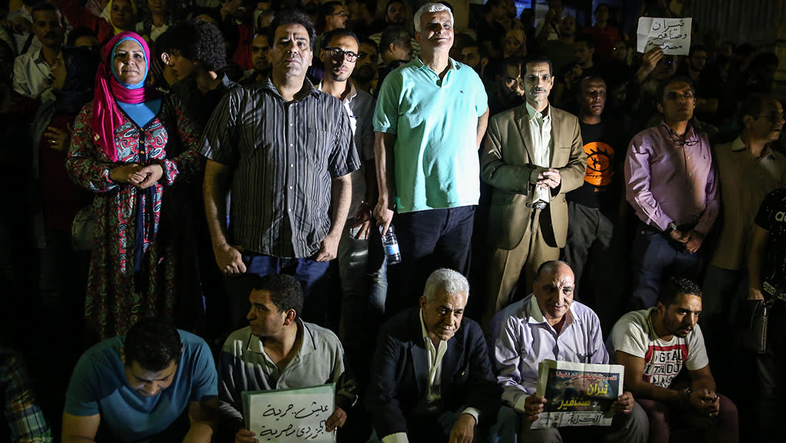 "اعتصام رمزي" يثير ضجة وسخرية في مصر.. ونشطاء: فضيحة تُبكي أكثر مما تُضحك