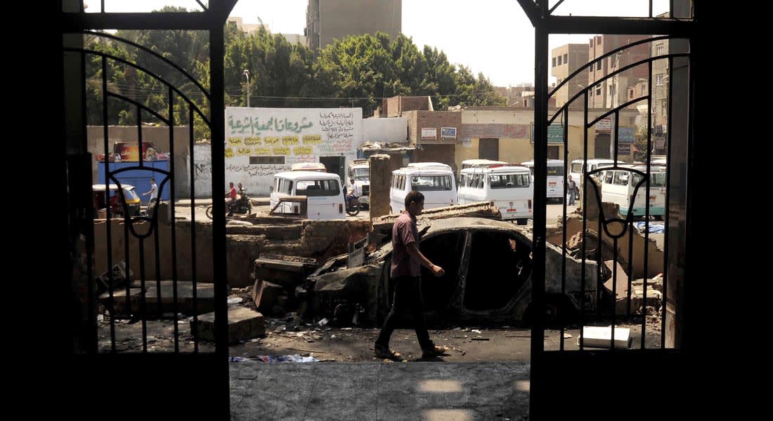 محكمة جنايات القاهرة تقضي بإعدام 20 متهماً بقضية اقتحام قسم شرطة كرادسة