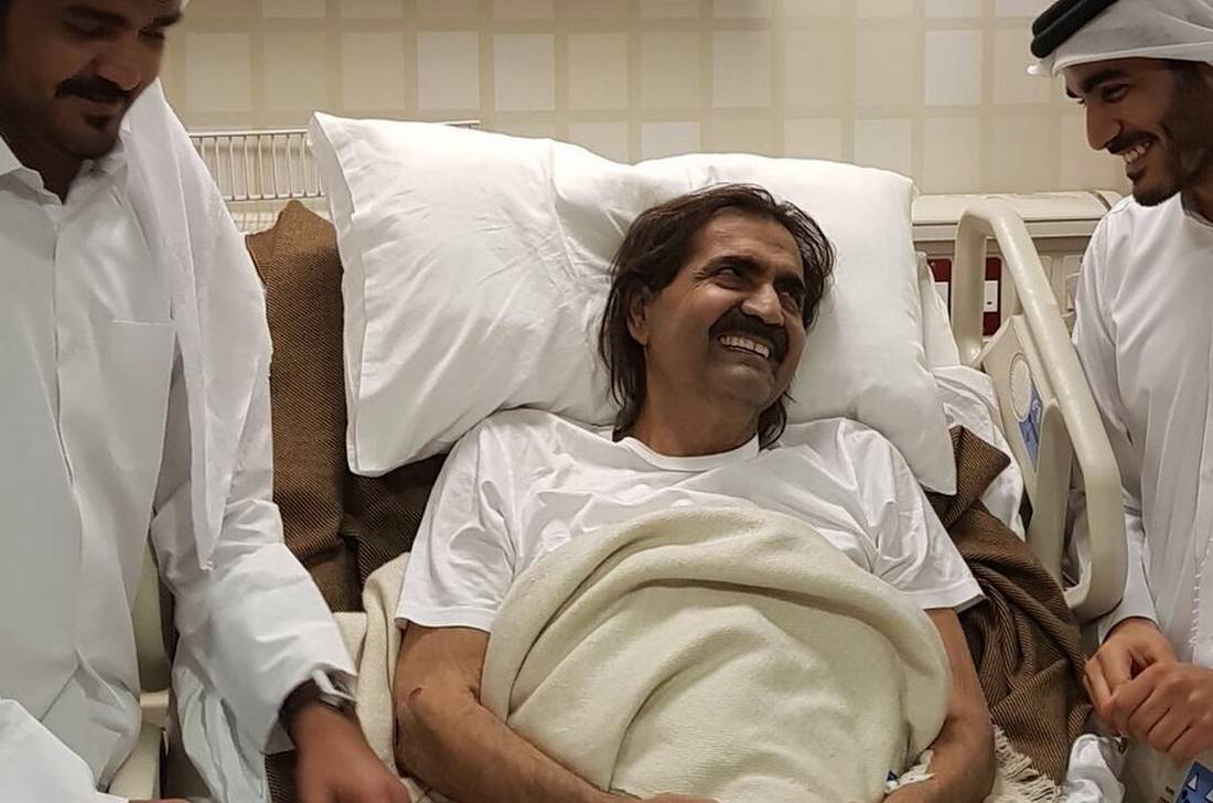شرخ في الساق يدفع والد أمير قطر إلى إجراء عملية جراحية