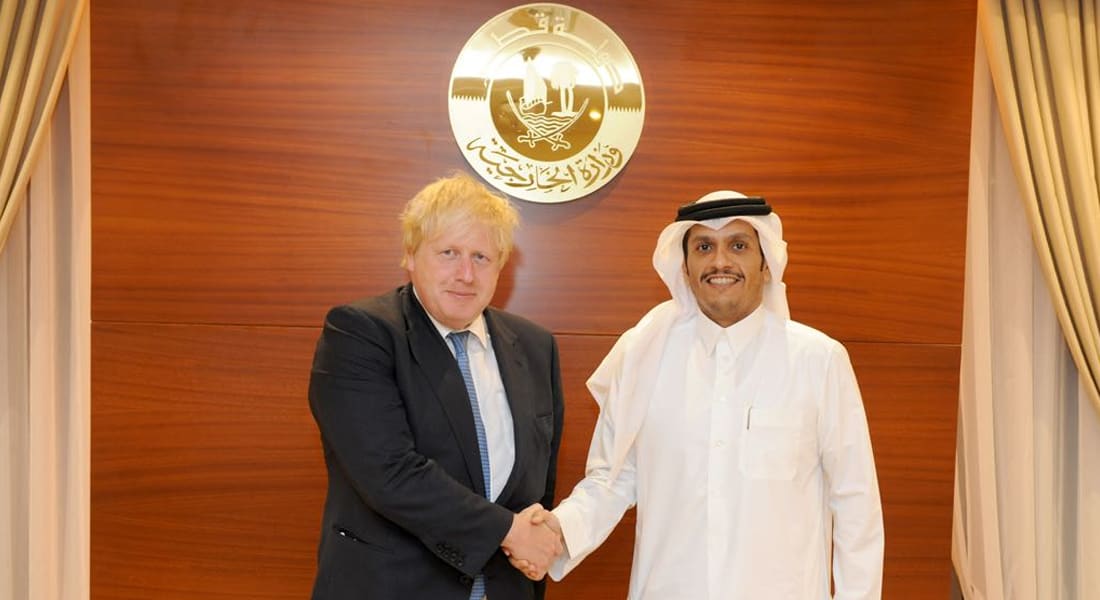 وزير خارجية بريطانيا في قطر.. والدوحة: محمد بن عبدالرحمن عرض عليه "الإجراءات غير القانونية"