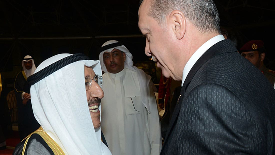 أردوغان يتوجه إلى قطر بعد مباحثات بأجواء "ود وتفاهم" مع أمير الكويت