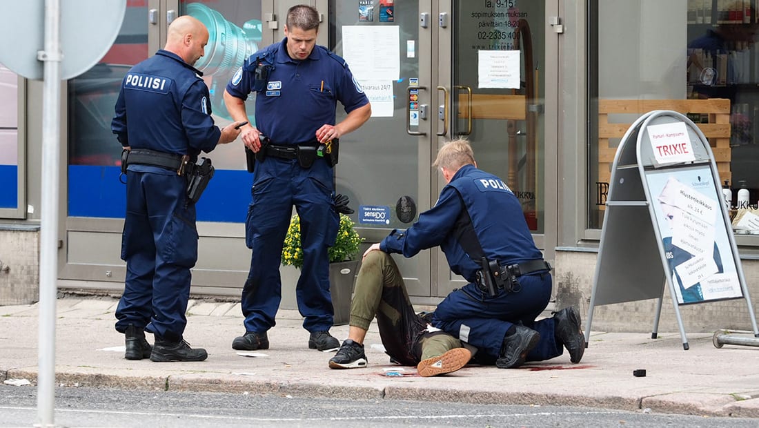 الشرطة: مقتل 2 وإصابة 6 إثر عملية طعن في فنلندا.. واعتقال مشتبه به 
