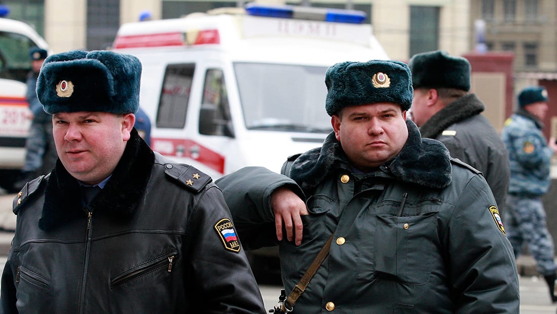 الشرطة الروسية تقتل شخصا جرح 8 بسكين بمدينة سورغوت
