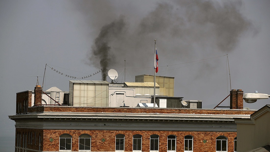 الدخان يتصاعد وسط مواجهة مشتعلة.. وموسكو لواشنطن: توقفوا وإلا!