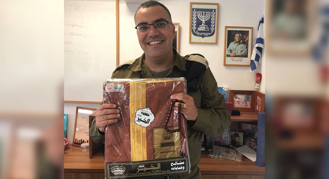 المتحدث باسم الجيش الإسرائيلي: تلقيت هدية من حاج لـ"الديار المقدسة"
