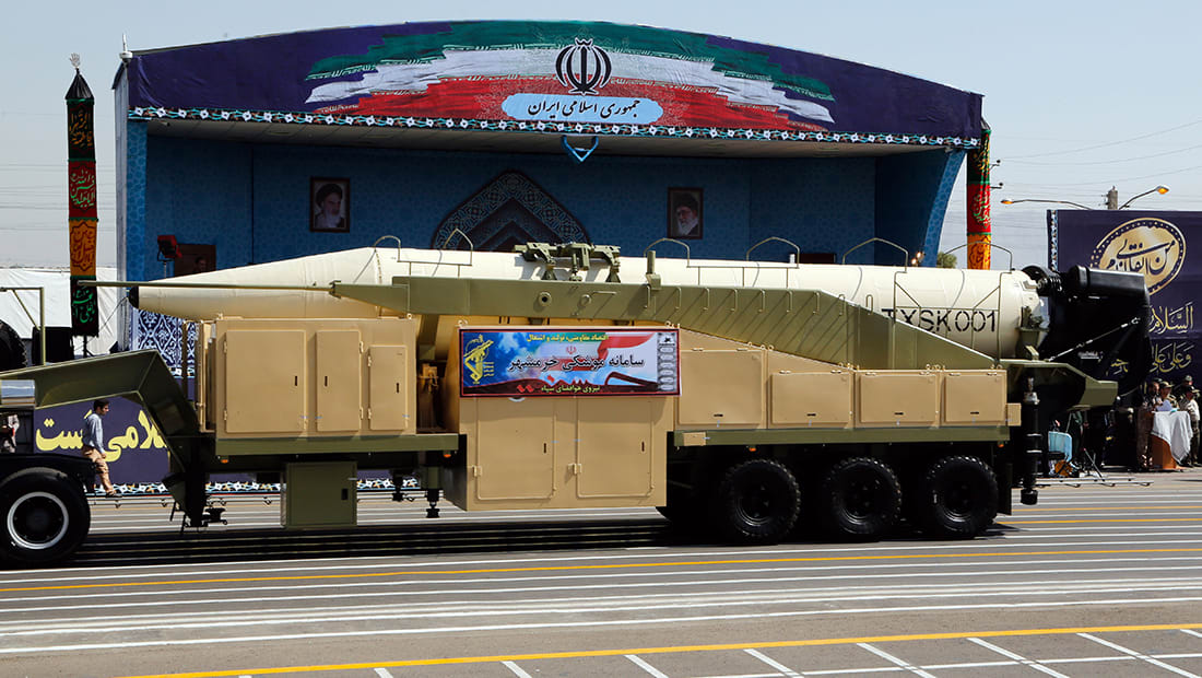 إيران تكشف عن صاروخ "خرمشهر" بمدى يتجاوز 2000 كيلومتر 