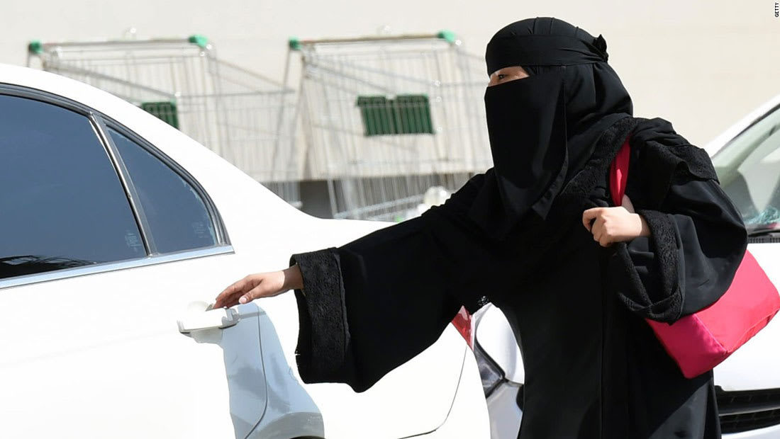 السعوديات يقدن.. ماذا سيحل بـ1.4 مليون سائق خاص أجنبي؟